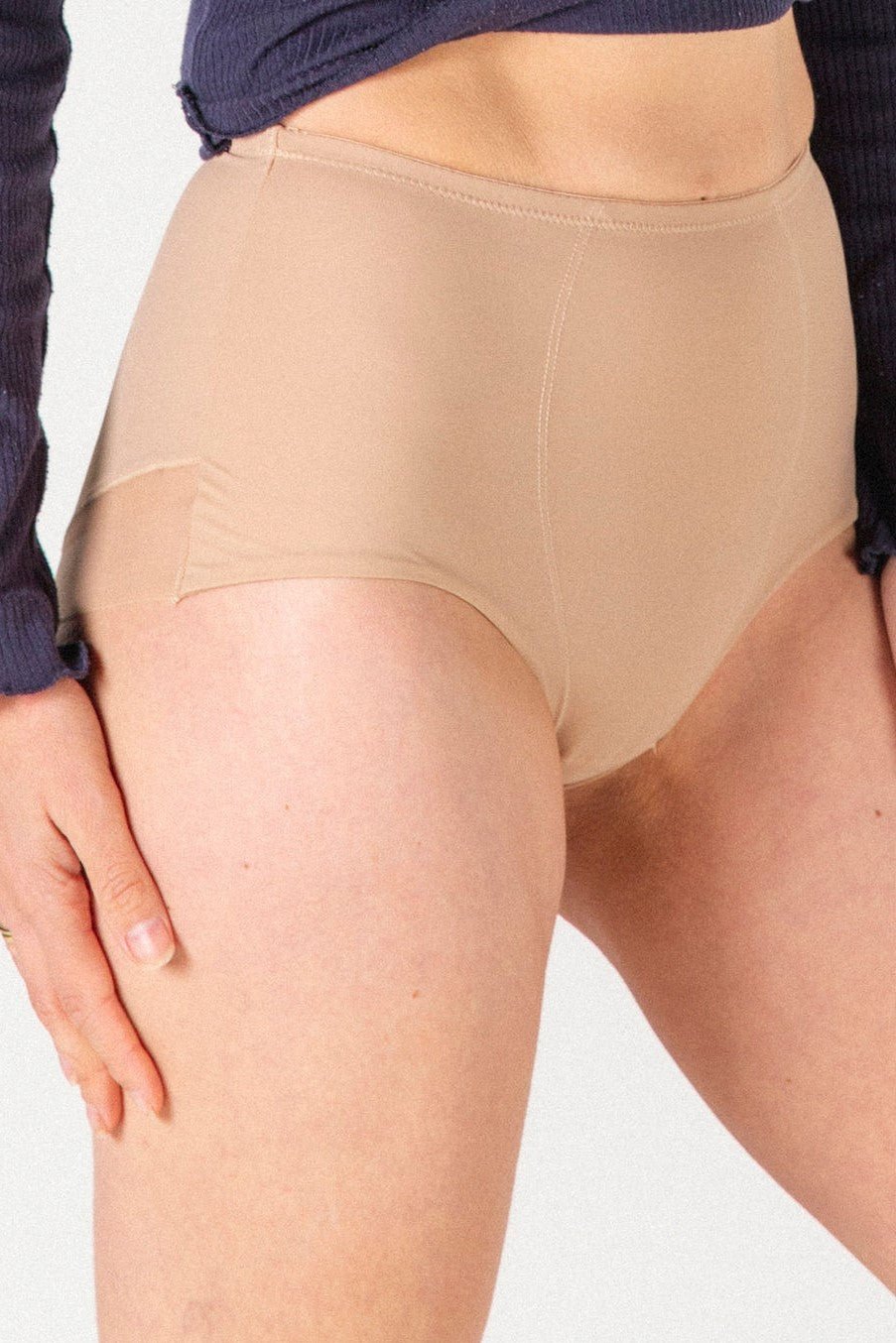 SEAMLESS SHAPEWEAR BRIEFS - Shape Clothing